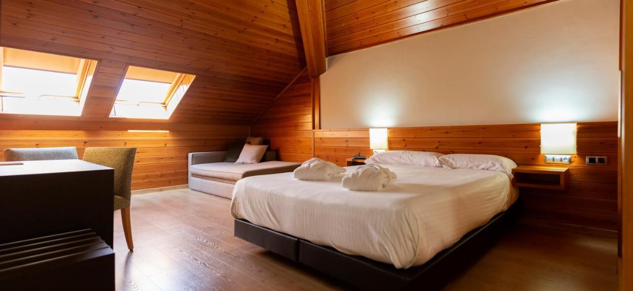 Iberik Augas Santas Balneario & Golf Hotel Pantón Buitenkant foto