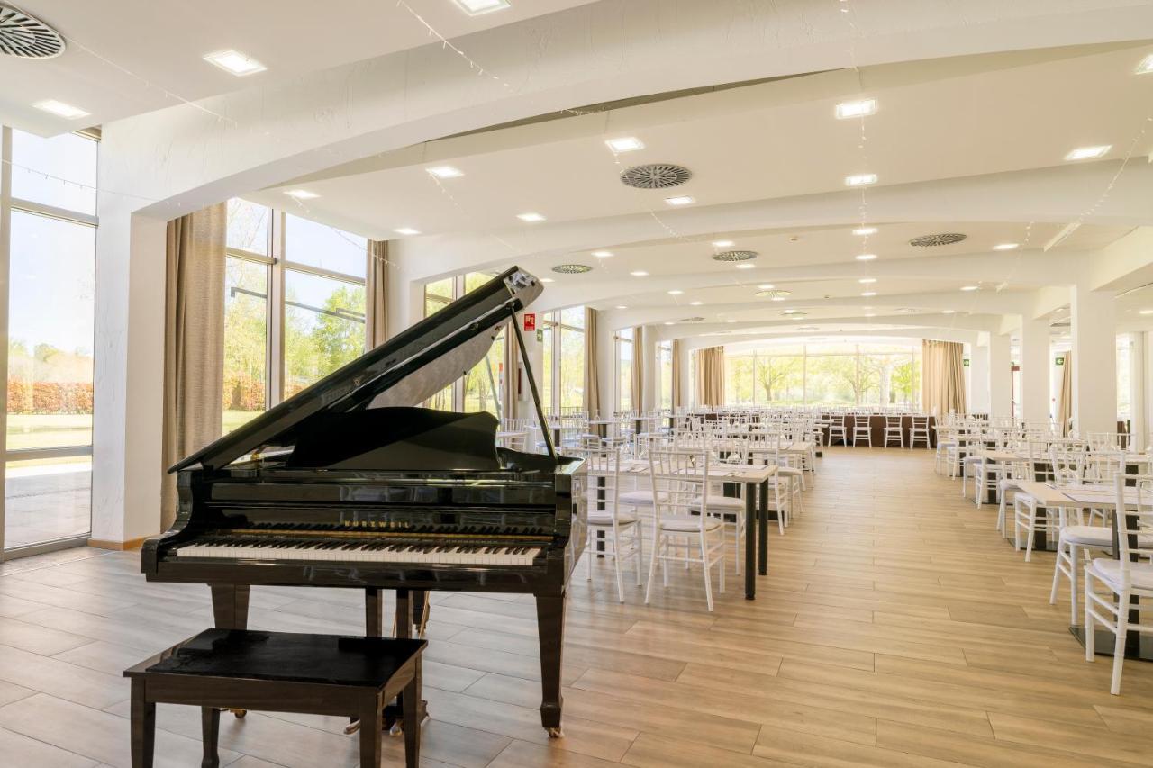 Iberik Augas Santas Balneario & Golf Hotel Pantón Buitenkant foto