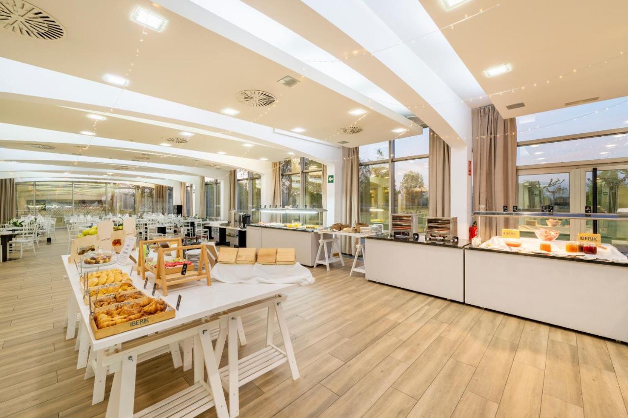 Iberik Augas Santas Balneario & Golf Hotel Pantón Buitenkant foto